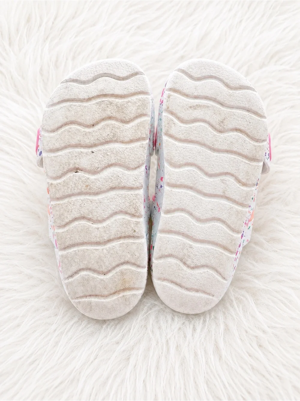The Children’s Place Toddler Girls Sandals Size 6 White Paint Splatter